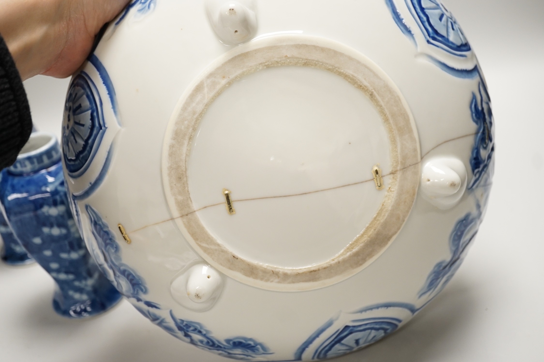 A collection of Chinese blue and white ceramics